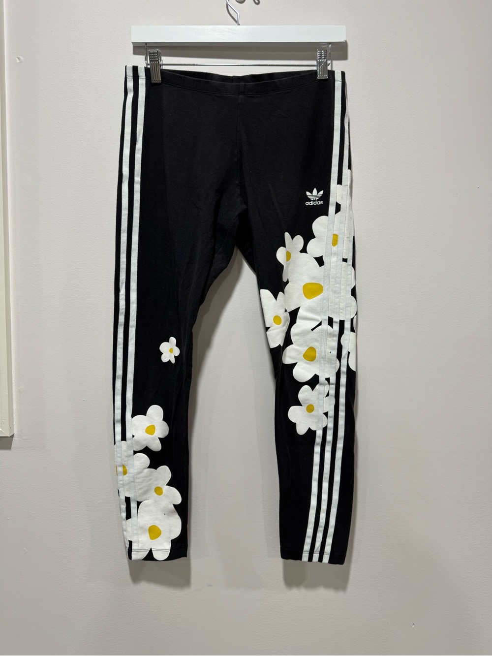 adidas Originals x Pharrell Williams Kauwela Daisy High-Waisted Leggings Floral